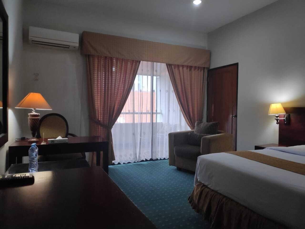 New Grand Park Hotel Surabaya Exterior foto