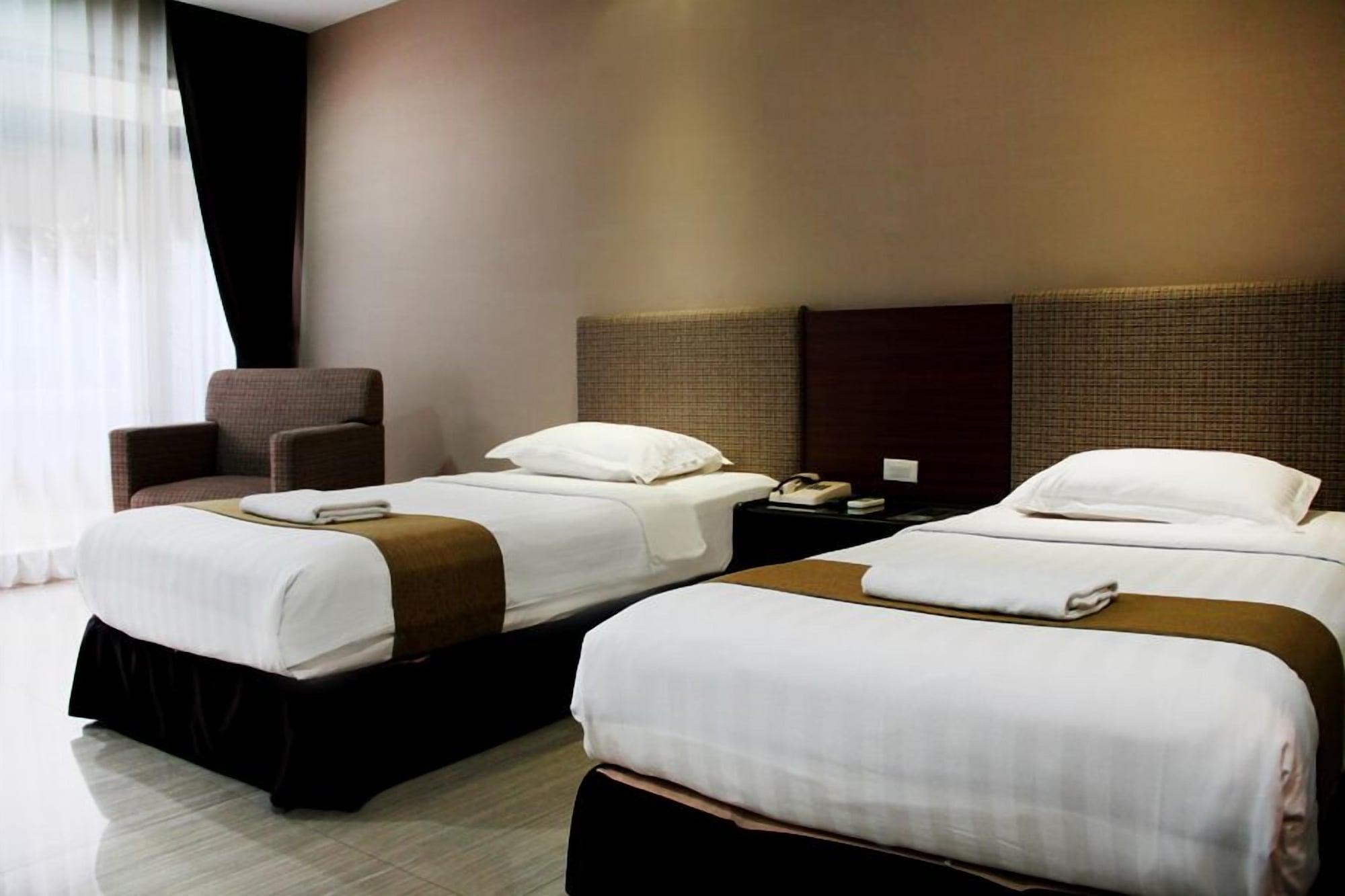 New Grand Park Hotel Surabaya Exterior foto
