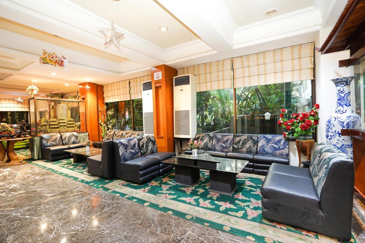 New Grand Park Hotel Surabaya Exterior foto