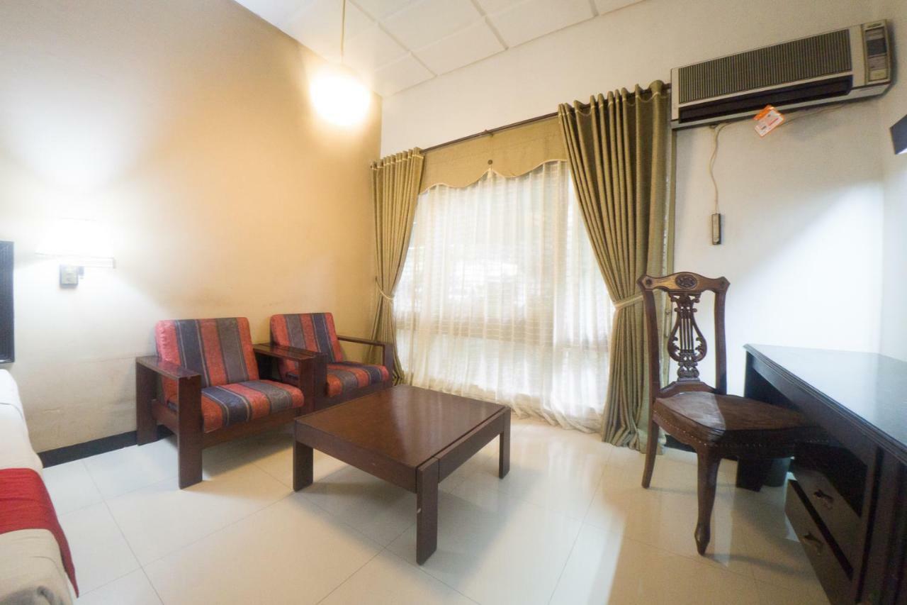 New Grand Park Hotel Surabaya Exterior foto