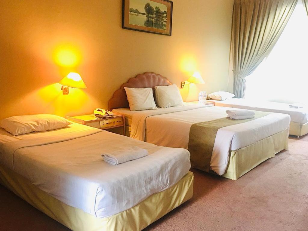 New Grand Park Hotel Surabaya Exterior foto
